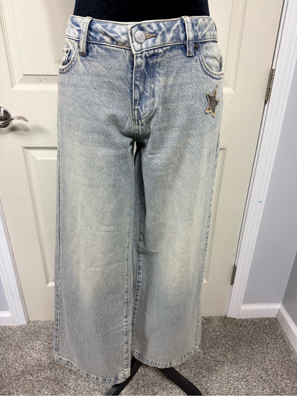 Pacific Sunwear Light-Wash Brown-Tinted Baggy Jeans with Camo Star Patches